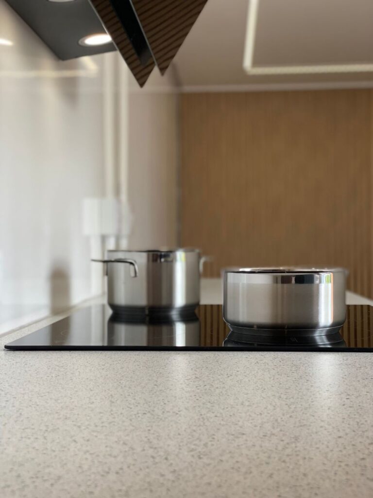 Portable Kitchen Pod - Induction hob for pan cooking